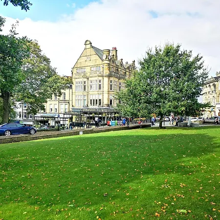 With Parking Permit Апартаменты *