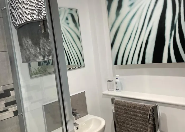 With Parking Permit Харрогейт