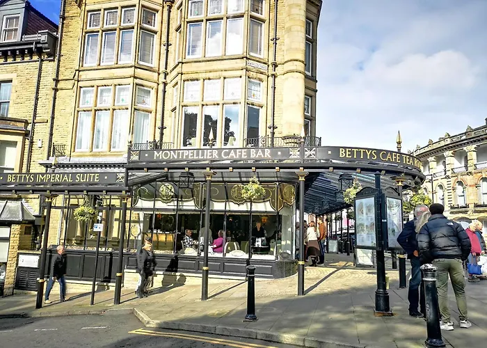 With Parking Permit Харрогейт