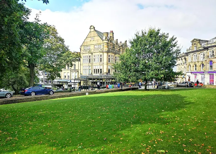 With Parking Permit アパート *