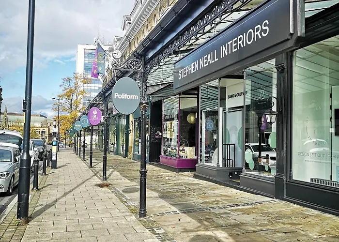 アパート With Parking Permit *